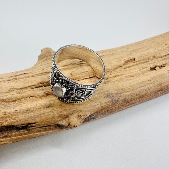 Bali Moonstone Sterling Silver Ring - Picture 5 of 9